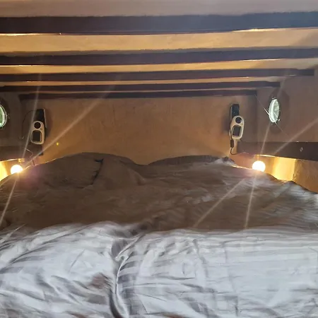 Hausboot Hans Im Glueck Botel Hundsdorf