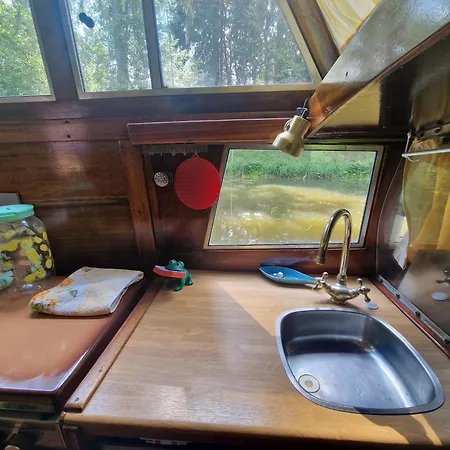 Hausboot Hans Im Glueck Botel Hundsdorf