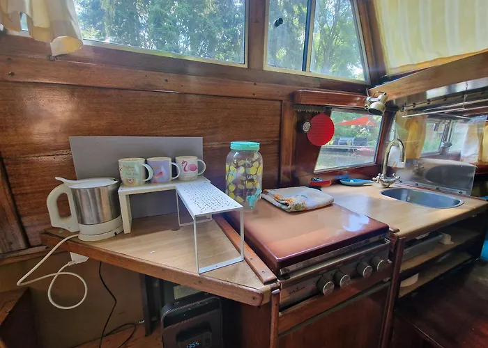 Hausboot Hans Im Glueck Botel Hundsdorf