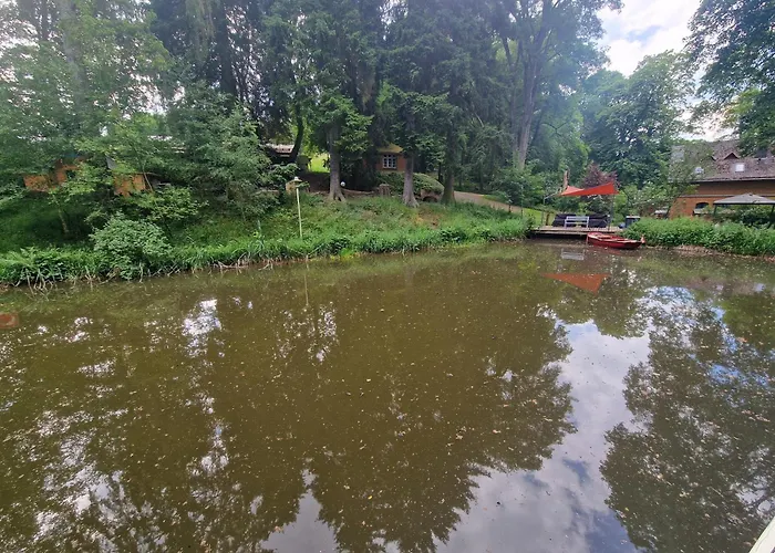 Hausboot Hans Im Glueck Botel Hundsdorf
